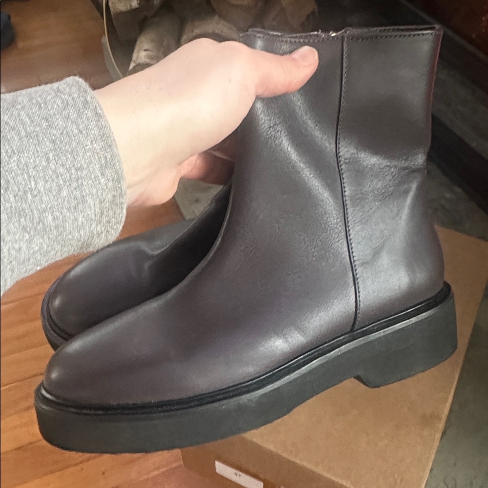 Aquatalia Leather boots size 7.5 brand new in replacement box, retail $590 - Picture 14 of 16
